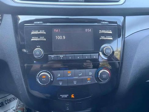 Used 2016 Nissan Rogue S w/ Appearance Package FWD image 10