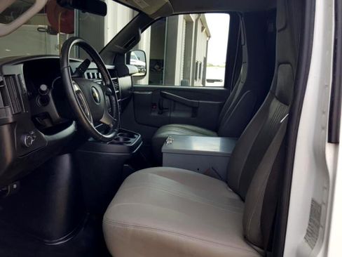 Used 2019 Chevrolet Express 3500 3500 Cargo Extended w/ Driver Convenience Package image 21