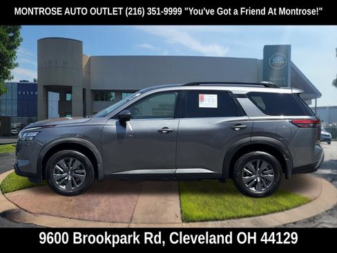 Used 2023 Nissan Pathfinder SV AWD/4WD image 8