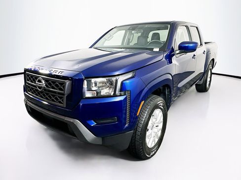 Used 2023 Nissan Frontier SV image 3