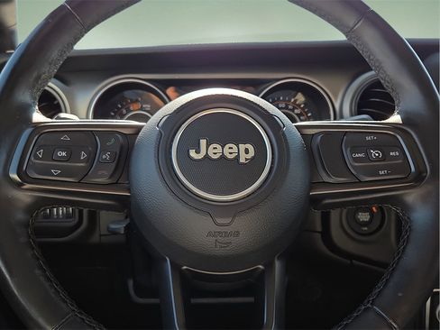 Used 2020 Jeep Wrangler Sport image 25