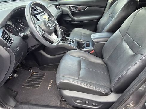 Used 2017 Nissan Rogue SV FWD image 19