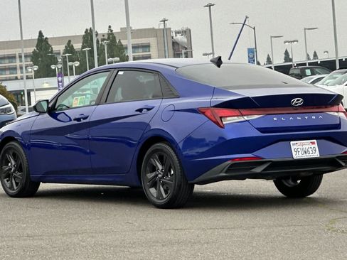 Used 2021 Hyundai Elantra SEL w/ Convenience Package image 7