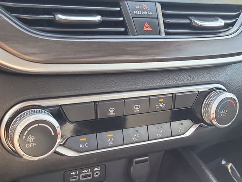 Used 2024 Nissan Altima 2.5 SV image 24