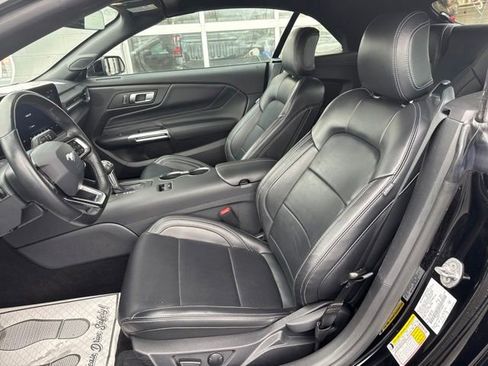 Used 2025 Ford Mustang Premium RWD image 10