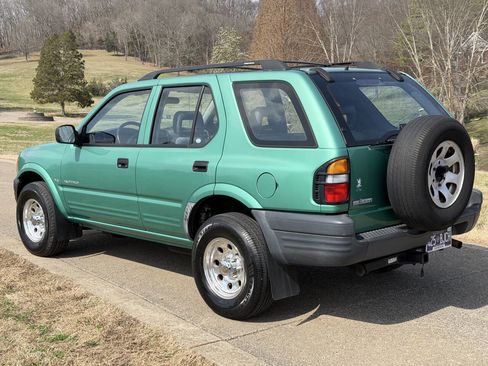 Used 1999 Isuzu Rodeo S image 4