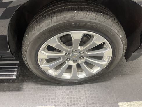 Used 2022 Chevrolet Tahoe Premier AWD/4WD image 29