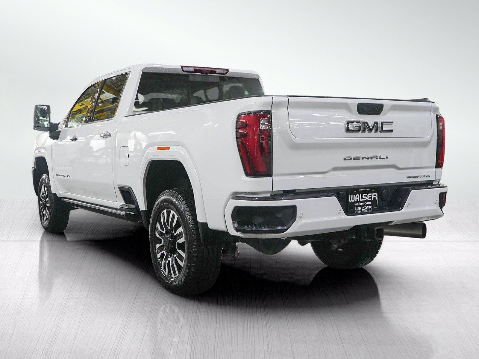 Used 2025 GMC Sierra 3500 Denali Ultimate AWD/4WD image 3
