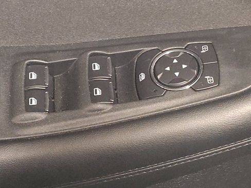 Used 2017 Ford Edge SE FWD image 27