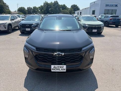 New 2026 Chevrolet Trax LT w/ Midnight Edition FWD image 9