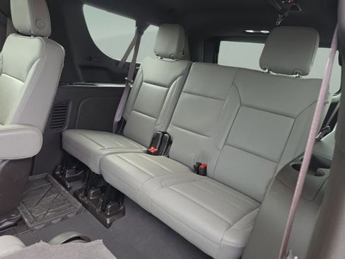 Used 2024 Chevrolet Suburban Z71 AWD/4WD image 36