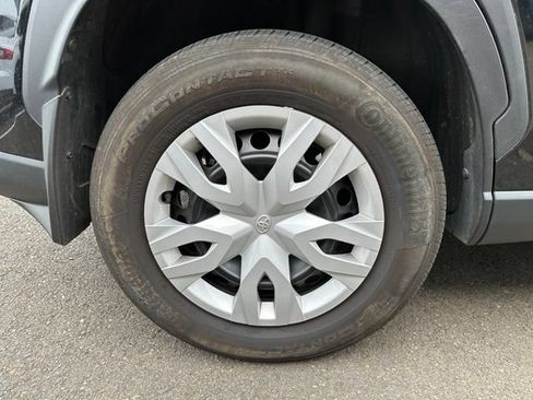 Used 2024 Toyota Corolla Cross L AWD/4WD image 8