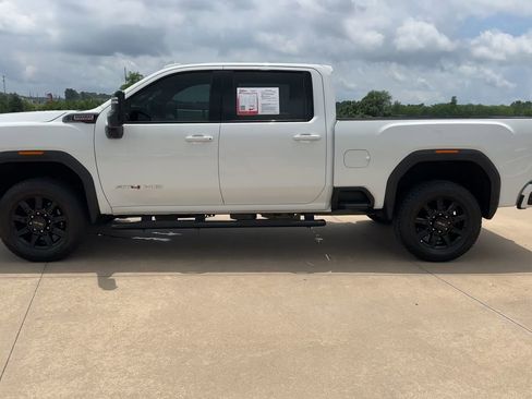 Used 2025 GMC Sierra 2500 AT4 AWD/4WD image 4