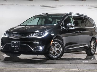 Used 2019 Chrysler Pacifica Limited w/ Advanced Safetytec Group