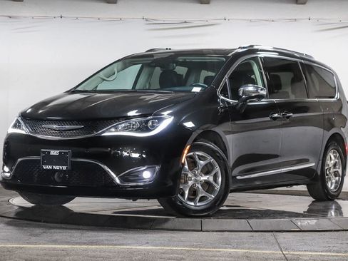Used 2019 Chrysler Pacifica Limited w/ Advanced Safetytec Group FWD image 1