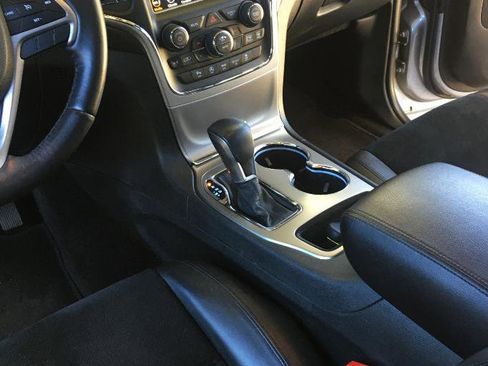 Used 2018 Jeep Grand Cherokee Altitude image 19