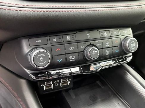 Used 2022 Dodge Durango R/T w/ Tow 'N Go Package AWD/4WD image 14