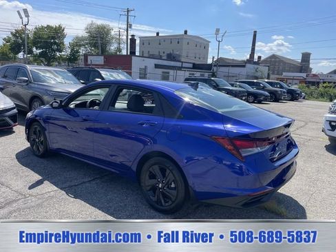 Used 2023 Hyundai Elantra SEL FWD image 7