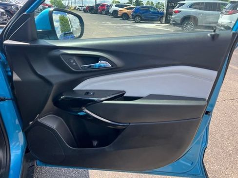 Used 2025 Chevrolet Trax LT w/ Driver Confidence Package FWD image 10