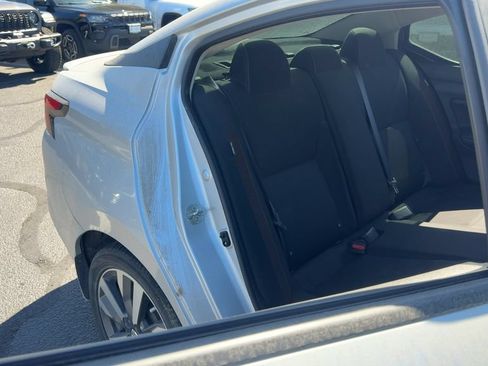 Used 2020 Nissan Versa SR FWD image 13