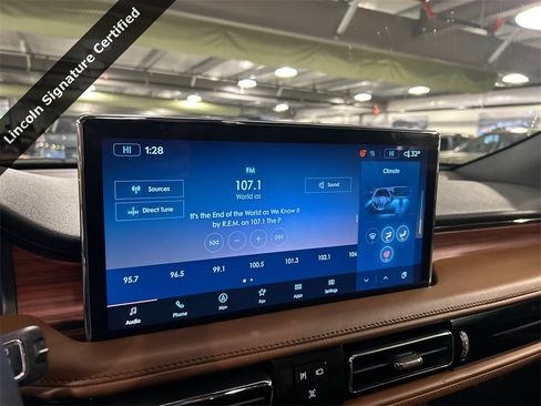 Certified 2023 Lincoln Nautilus Reserve image 16