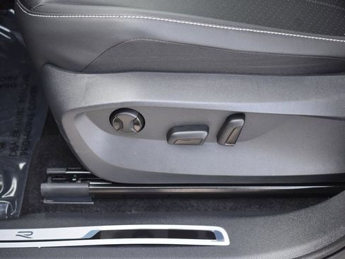 Used 2024 Volkswagen Tiguan SE R-Line w/ MDO Package, Two-Row image 23