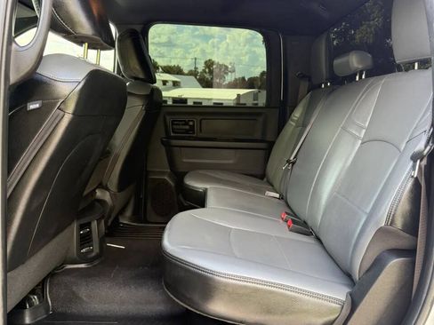 Used 2022 RAM 2500 Tradesman w/ Chrome Appearance Group AWD/4WD image 17