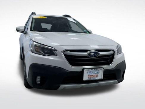 Used 2022 Subaru Outback Limited image 3