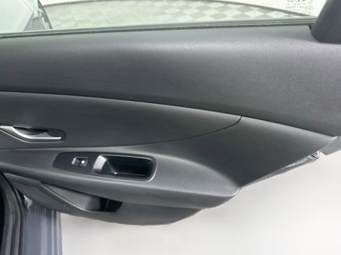 Used 2025 Hyundai Elantra SEL FWD image 29