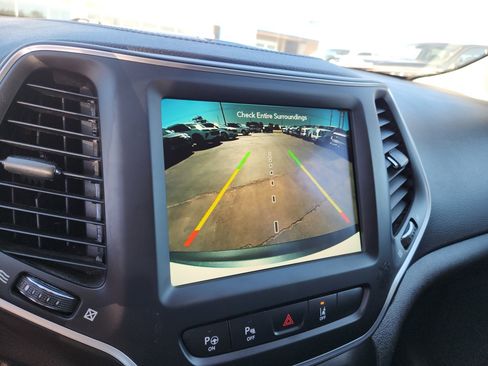 Used 2023 Jeep Cherokee Altitude Lux image 14