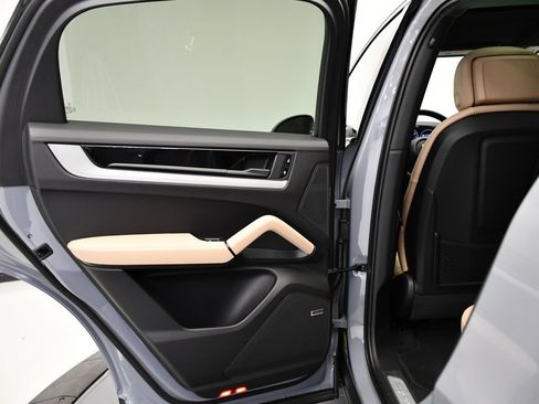 Certified 2026 Porsche Cayenne Coupe AWD/4WD image 45