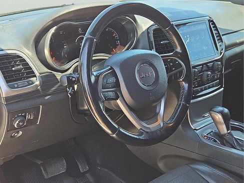 Used 2021 Jeep Grand Cherokee Laredo X RWD image 14