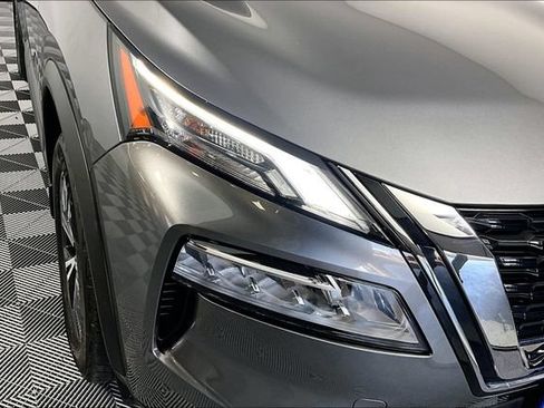 Used 2023 Nissan Rogue SV AWD/4WD image 30