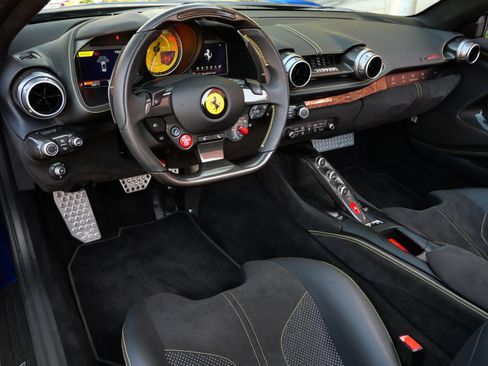 Used 2023 Ferrari 812 GTS RWD image 18