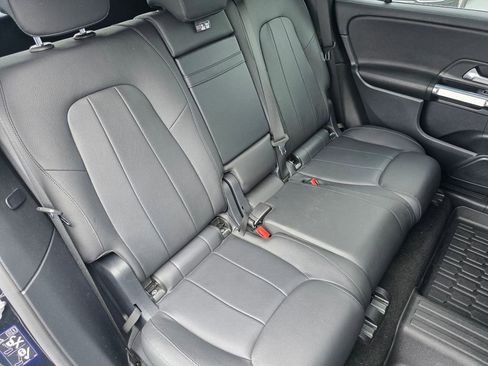 Used 2023 Mercedes-Benz GLB 250 image 24