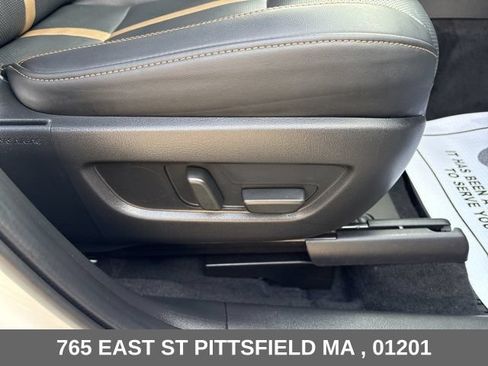 Used 2025 MAZDA CX-70 Plug-In Hybrid w/ Premium Plus AWD/4WD image 16