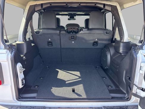 New 2026 Jeep Wrangler Unlimited Sahara AWD/4WD image 4