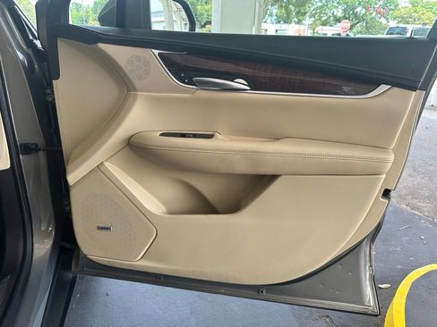 Used 2018 Cadillac XT5 Luxury w/ Driver Awareness Package FWD image 34