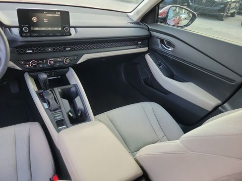 Used 2023 Honda Accord EX image 17