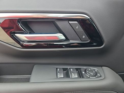 New 2026 Chevrolet Suburban LS RWD image 23