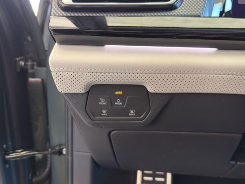 New 2026 Volkswagen Atlas Cross Sport SEL Premium R-Line image 18