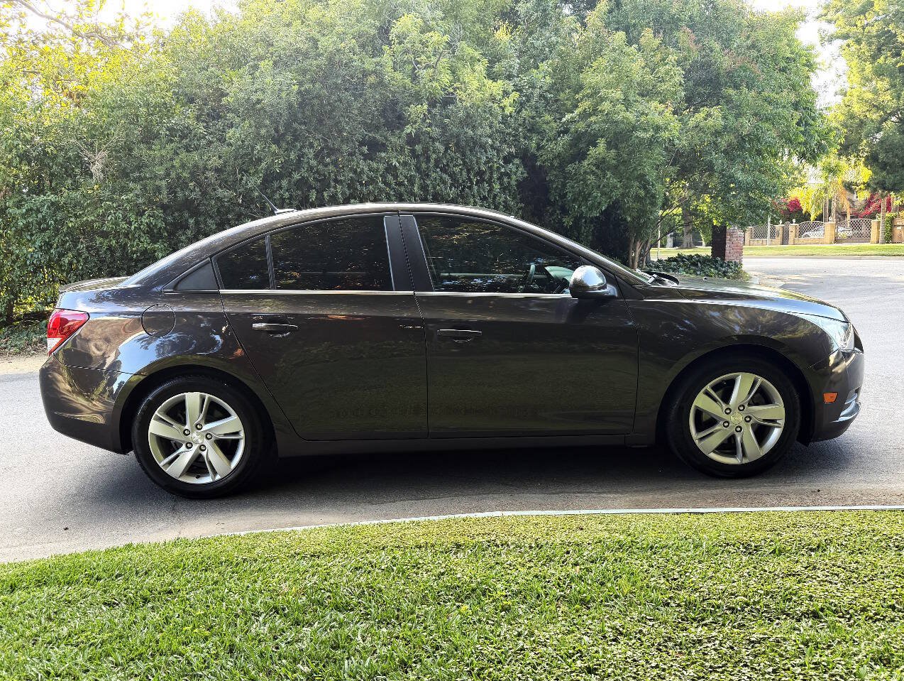 Used 2014 Chevrolet Cruze Diesel w/ Enhanced Safety Package FWD image 8