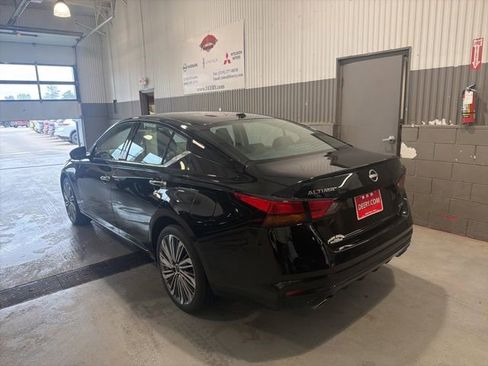Used 2025 Nissan Altima 2.5 SL AWD/4WD image 5