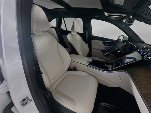 Certified 2025 Mercedes-Benz GLC 300 image 28