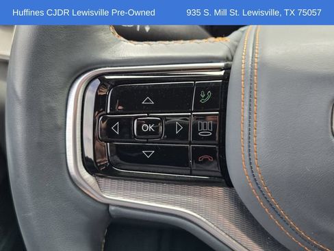 Used 2023 Jeep Grand Wagoneer L Series II w/ Premium Group II AWD/4WD image 39