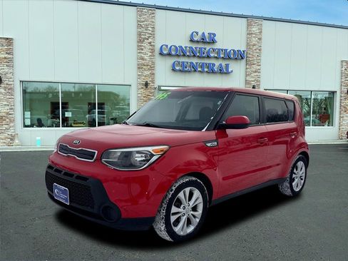 Used 2015 Kia Soul + image 1