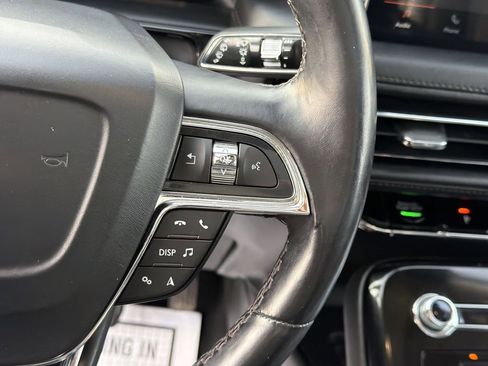 Used 2023 Lincoln Nautilus Reserve image 28