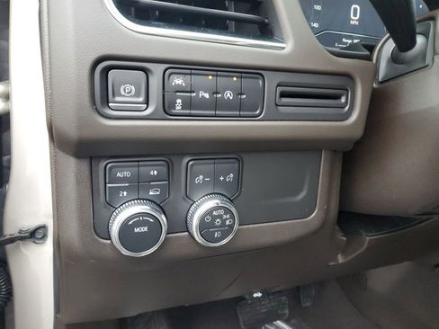 Used 2023 GMC Yukon XL SLE w/ Gmc Pro Safety Plus Package image 17