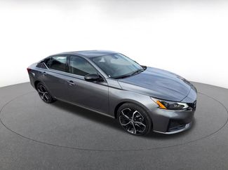 Used 2025 Nissan Altima 2.5 SR video 2