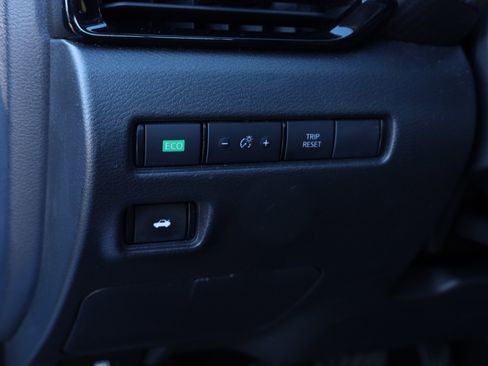 Used 2023 Nissan Sentra SV image 24